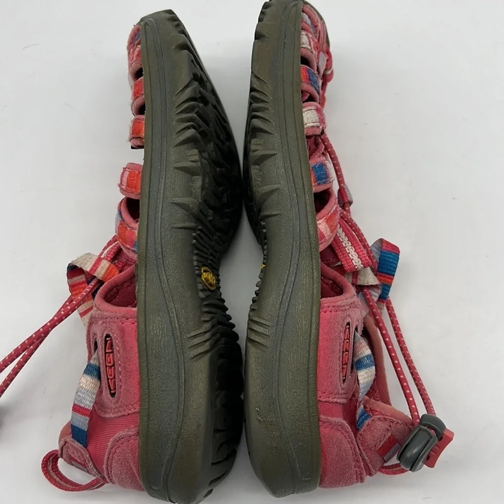 Keen Girls Newport Closed Toe Rainbow Water/Hiking Shoes size 2